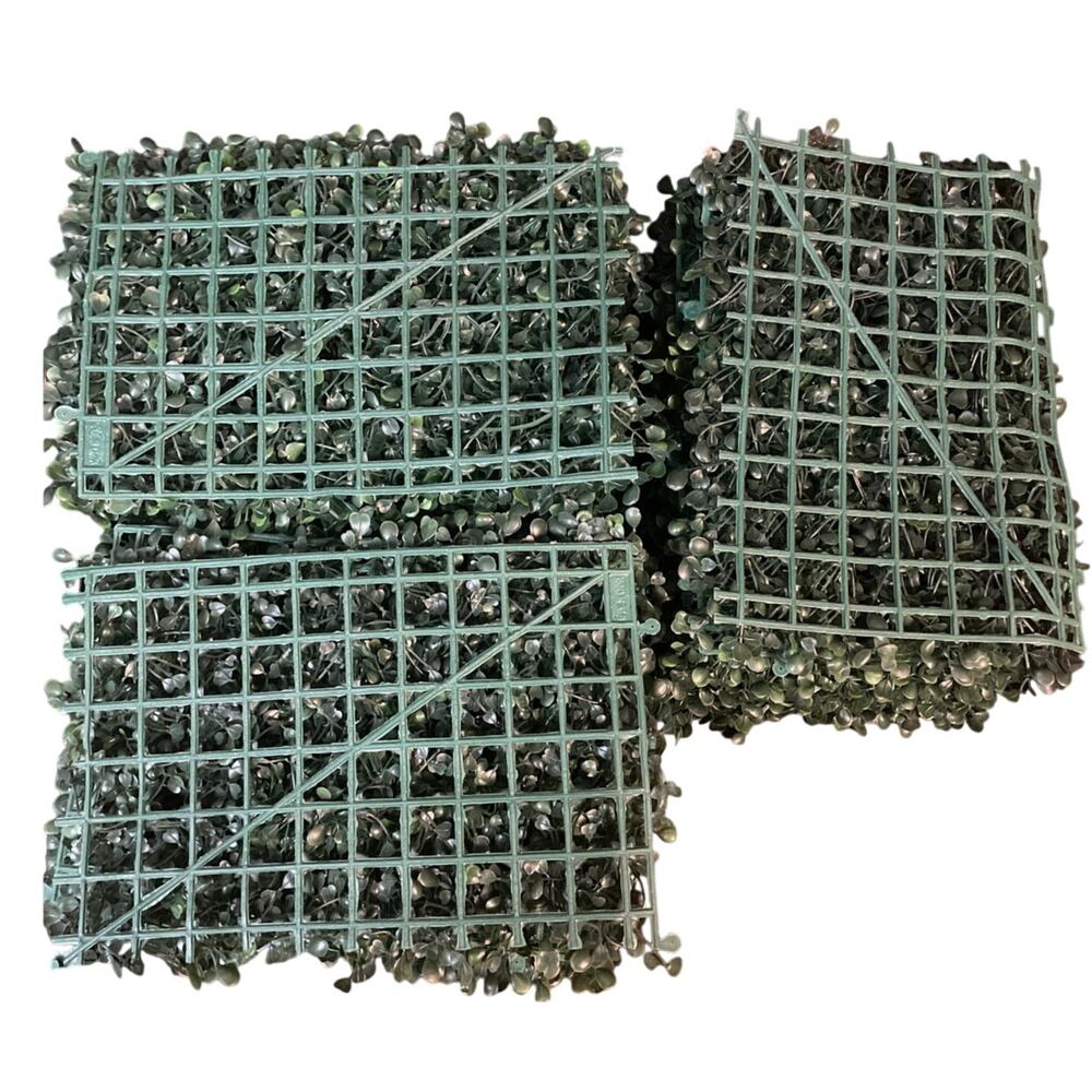 23 pcs of Artificial Grass Wall Decoration
(X2)